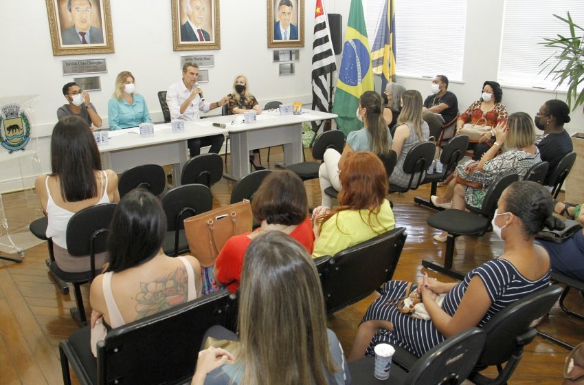 INTEGRANTES DO CONSELHO MUNICIPAL DOS DIREITOS DA MULHER DE JAGUARIÚNA TOMAM POSSE