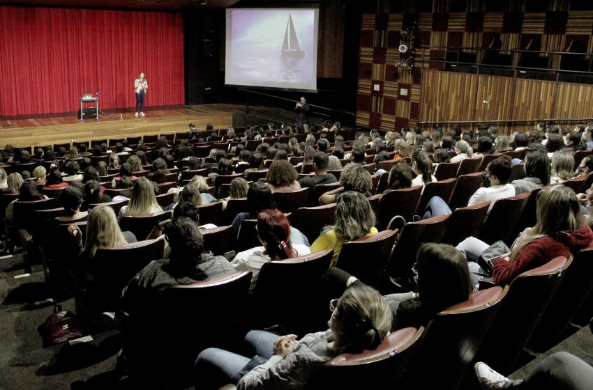 EDUCADORES DO ENSINO INFANTIL E CEIS TÊM DIA DE CAPACITAÇÃO EM JAGUARIÚNA
