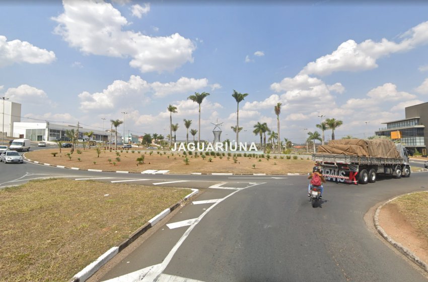 PREFEITURA DE JAGUARIÚNA REALIZA OBRAS DE MELHORIAS NA ENTRADA DA CIDADE