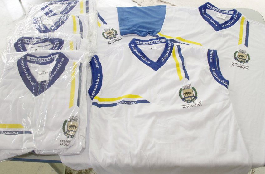 PREFEITURA INICIA ENTREGA DOS UNIFORMES ESCOLARES