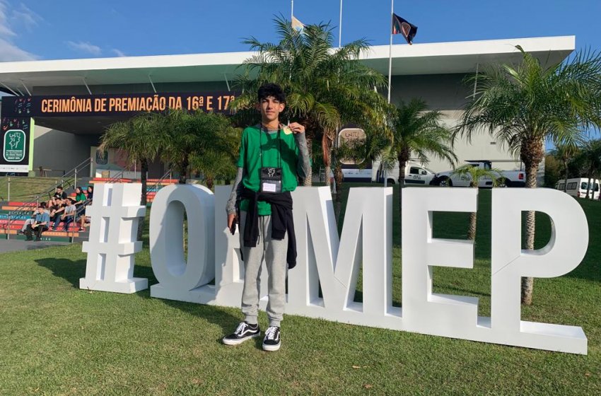 ESTUDANTE DE JAGUARIÚNA RECEBE MEDALHA DE OURO EM OLIMPÍADA NACIONAL DE MATEMÁTICA
