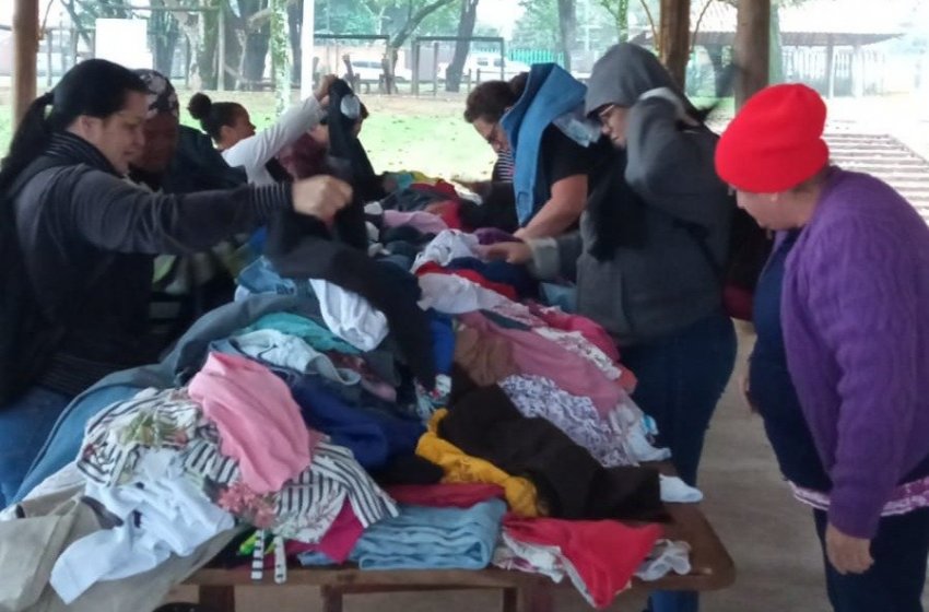 MORADORES DO ROSEIRA DE CIMA RECEBEM DOAÇÕES DO PROGRAMA JAGUARIÚNA SOLIDÁRIA 