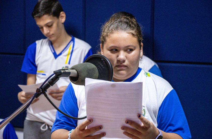 ALUNOS DE JAGUARIÚNA VÃO AO AR COM PROJETOS ‘RÁDIO ESCOLA’ E ‘HORA DO CONTO’