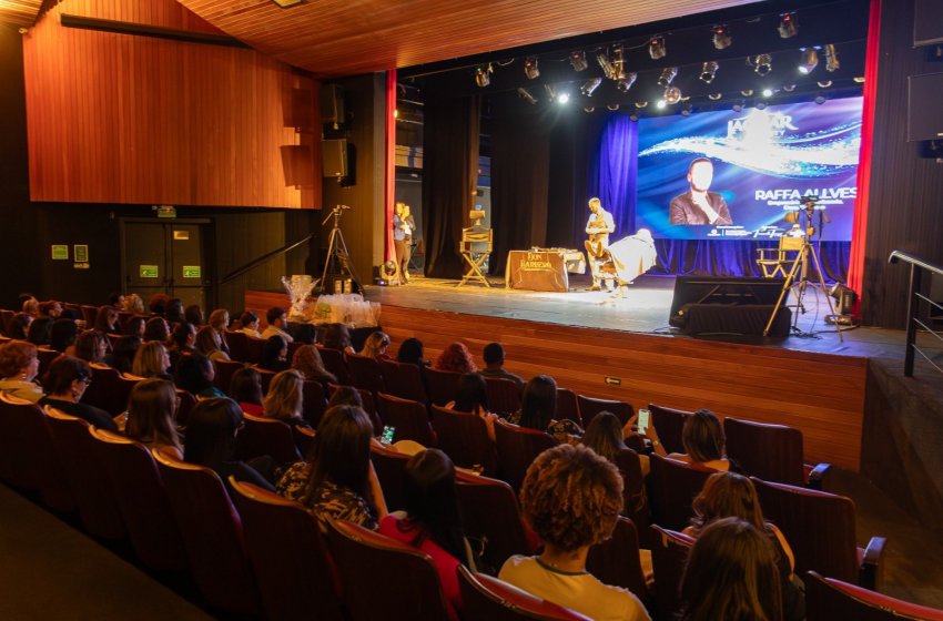 JAGUAR BEAUTY MOVIMENTA 200 PROFISSIONAIS DA BELEZA EM JAGUARIÚNA 