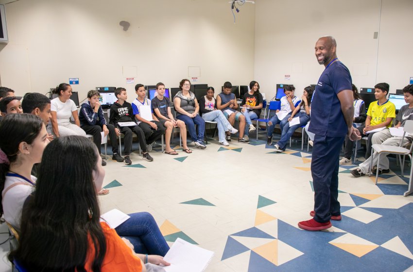 SAÚDE PROMOVE RODA DE CONVERSA SOBRE AUTOCUIDADO COM ADOLESCENTES DA ESCOLA MARIO BERGAMASCO