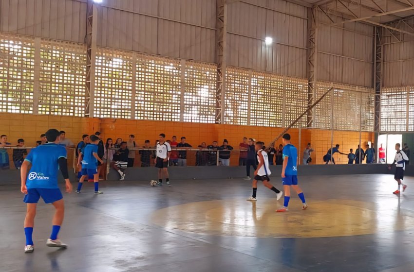 INTERNÚCLEOS DE FUTSAL ACONTECE SÁBADO NO PARQUE AMÉRICO TONIETTI