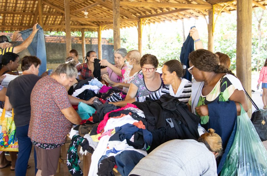 MORADORES DO ROSEIRA DE CIMA SÃO ATENDIDOS PELO PROGRAMA JAGUARIÚNA SOLIDÁRIA
