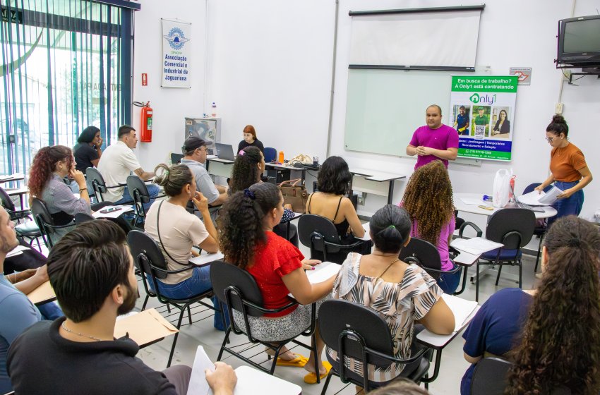 25 CANDIDATOS PARTICIPAM DE MUTIRÃO DE EMPREGO NO PAT NESTA SEXTA