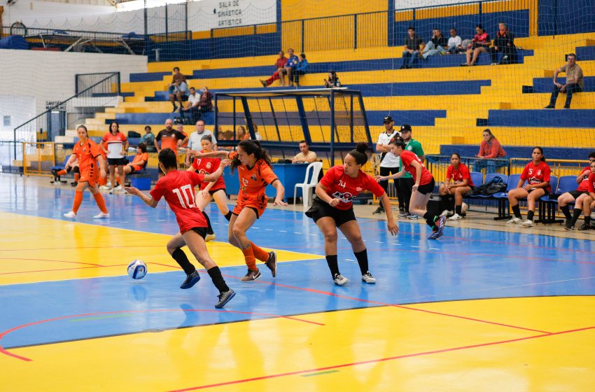 SEMIFINAIS DA COPA JAGUARIÚNA DE FUTSAL FEMININO SERÃO NO DOMINGO  