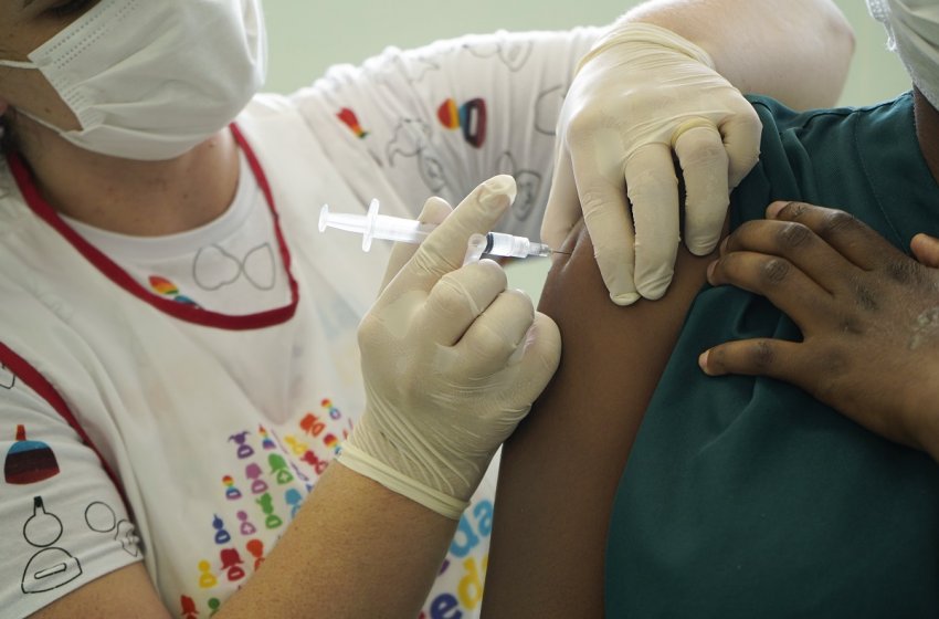 JAGUARIÚNA ATINGE 80% DA POPULAÇÃO ADULTA VACINADA CONTRA O CORONAVÍRUS